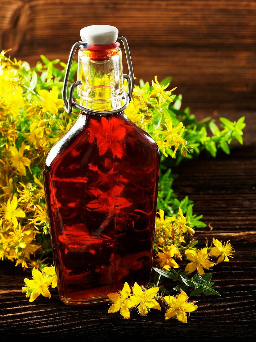 St John's Wort Oil 170ml with Olive Oil - Image 4